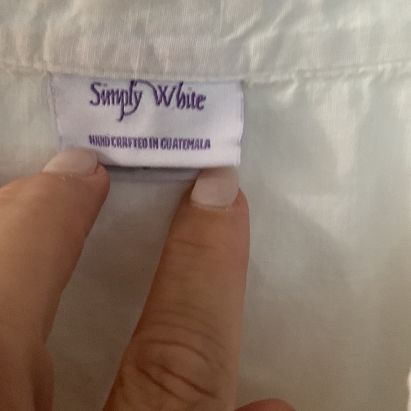 Handmade White Cotton Embroidered Tunic - Picture 3 of 8